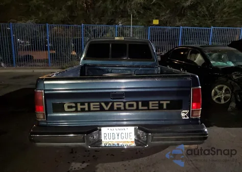 1988 Chevrolet S Truck S10 z USA, uszkodzony, nr VIN 1GCBS14E4J2198425